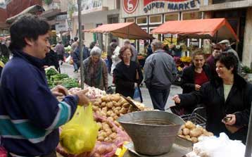 Το κόστος ζωής πρώτο στη λίστα παραπόνων των καταναλωτών το 2003