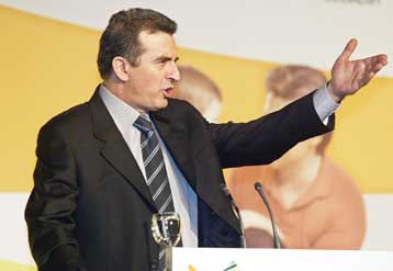 Ο Κώστας Σημίτης έχει τον απόλυτο έλεγχο των εξελίξεων, δηλώνει ο Μ.Χρυσοχοΐδης