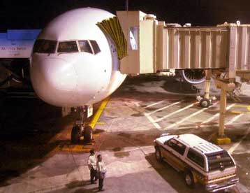 Αντιδρά η ΙΑΤΑ στα σχέδια των ΗΠΑ για ένοπλους φρουρούς στα αεροσκάφη