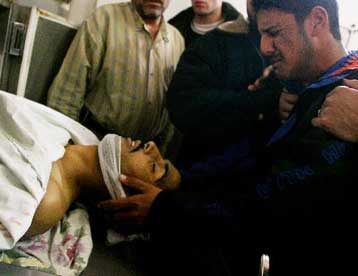 Ένας Παλαιστίνιος νεκρός και 13 τραυματίες από επιθέσεις Ισραηλινών στη Γάζα