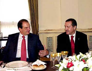 Τηλεφωνική επικοινωνία με τον Ταγίπ Ερντογάν είχε ο Κώστας Καραμανλής