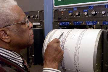 Ισχυροί σεισμοί συγκλόνισαν την Παρασκευή την Ινδονησία και το Μεξικό