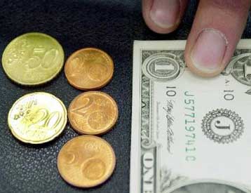 Στα ύψη και πάλι το ευρώ σε σχέση με το δολάριο