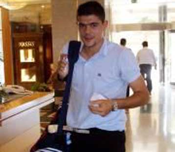 Από την Αρσεναλ στην Λιλ ο Στάθης Ταυλαρίδης