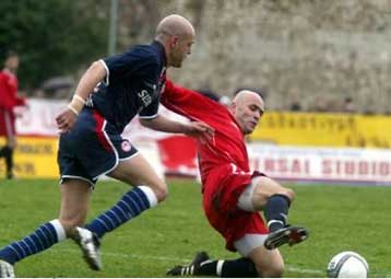 Το 2004 μπήκε με φιλική ήττα για τον Ολυμπιακό, 1-0 από την Κέρκυρα