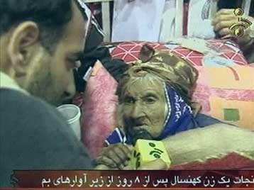 Γυναίκα βρέθηκε ζωντανή κάτω από τα συντρίμμια του Μπαμ οκτώ ημέρες μετά το σεισμό