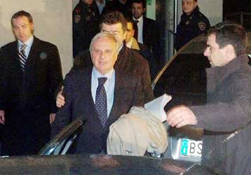 Ο ιδρυτής της Parmalat συμφώνησε να παραδώσει τις μετοχές του