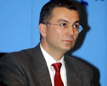 «Ύστατος αντιπερισπασμός» κατά τον Θ.Ρουσόπουλο η αλλαγή ηγεσίας στο ΠΑΣΟΚ