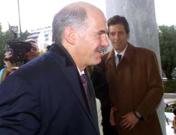 Τις κινήσεις του για την αναστροφή του κλίματος ετοιμάζει ο Γιώργος Παπανδρέου