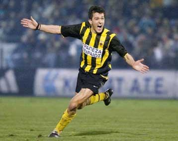 Αποχαιρετά την ΑΕΚ μετά από εννέα χρόνια ο Χρήστος Μαλαδένης