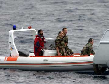 Εντοπίστηκε το μαύρο κουτί του αιγυπτιακού Boeing, αναβλήθηκε όμως η ανάσυρσή του