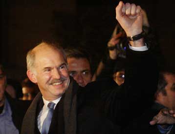 Ηγετική και ενωτική εμφάνιση του Γ.Παπανδρέου μετά τη συνάντηση με τον Κ.Σημίτη