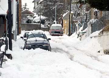 Δριμύ ψύχος και χιόνια κυριαρχούν την Τετάρτη σε όλη τη χώρα