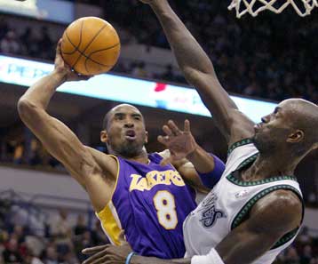 Νίκη των Τίμπεργουλβς επί των Λέικερς με πρωταγωνιστή τον Λάτρελ Σπρίουελ