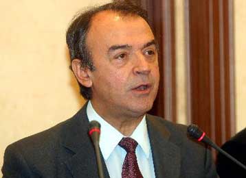 Για φυγομαχία του Κ.Σημίτη κάνει λόγο ο Δημήτρης Τσοβόλας