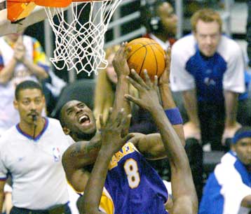 Έκτη σερί ήττα για τους Λέικερς στο ΝΒΑ και αποδοκιμασίες για τον Κόμπι Μπράιαντ