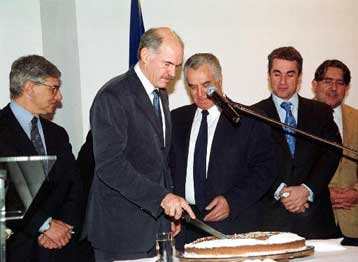 Κυπριακό και ελληνοτουρκικά τα κρίσιμα θέματα για το 2004 κατά τον Γιώργο Παπανδρέου