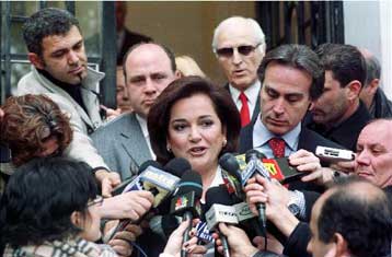 Παρούσα στην πρώτη γραμμή του προεκλογικού αγώνα της ΝΔ δηλώνει η Ντόρα Μπακογιάννη