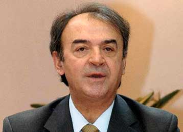 Για προεκλογικά τεχνάσματα κατηγόρησε το ΠΑΣΟΚ και τη ΝΔ ο Δημήτρης Τσοβόλας