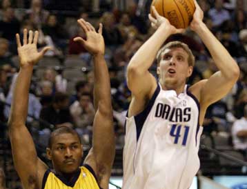 Έβδομη σερί νίκη για τους Πέισερς το 92-80 μέσα στο Ντάλας