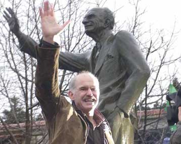 Έκκληση συστράτευσης του λαού με το νέο ΠΑΣΟΚ απηύθυνε από το Καλέντζι ο Γ.Παπανδρέου