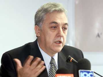 Την πρόθεσή του να είναι υποψήφιος με το ΠΑΣΟΚ γνωστοποίησε ο Αλέκος Παπαδόπουλος