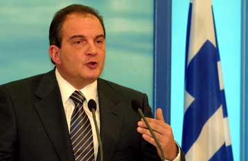 Συζήτηση εφ όλης της ύλης με νέους και νέες είχε ο Κ.Καραμανλής στο Ίλιον