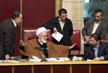 Ένταση για τον αποκλεισμό εκατοντάδων Ιρανών μεταρρυθμιστών υποψήφιων, από τις εκλογές