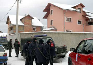 Νέα επιδρομή δυνάμεων του ΝΑΤΟ στην κατοικία του καταζητούμενου Ράντοβαν Κάρατζιτς