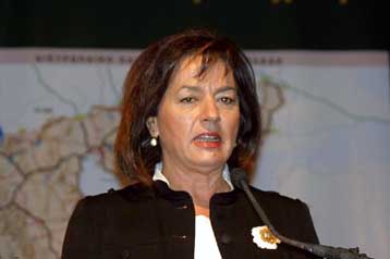 Να στηρίξουν τον Γιώργο Παπανδρέου, καλεί τα στελέχη του ΠΑΣΟΚ η Βάσω Παπανδρέου