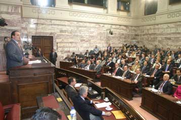 Να τοποθετηθεί επί του εκλογικού νόμου ζήτησε από τον Γ.Παπανδρέου ο πρόεδρος της ΝΔ