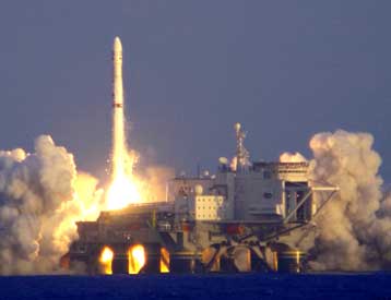 Δορυφόρος εκτοξεύεται από πλατφόρμα στη μέση του Ειρηνικού