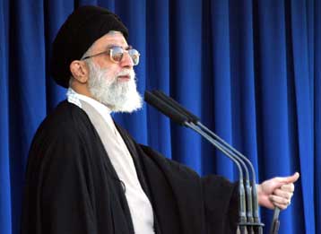 Αποφεύγει να αναμειχθεί στην πολιτική κρίση ο Αγιατολάχ Αλί Χαμενεΐ