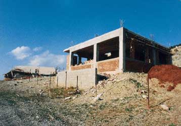 Μέχρι την 1η Μαρτίου τα δικαιολογητικά για φως και νερό στα αυθαίρετα