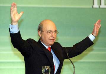 Κινητοποίηση και ενημέρωση του πολίτη ζήτησε από τους υποψήφιους βουλευτές ο Κ.Σημίτης