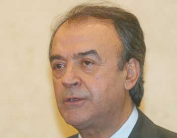 Πρόσχημα η «αλλαγή σελίδας» του ΠΑΣΟΚ, σύμφωνα με τον Δημήτρη Τσοβόλα