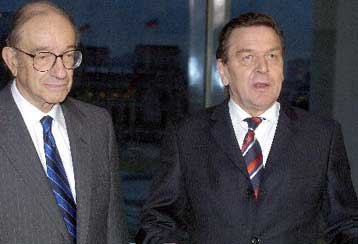 Ρήγμα ανάμεσα σε ΕΕ και ΗΠΑ για την πτώση του δολαρίου – Καθησυχάζει ο Γκρίνσπαν