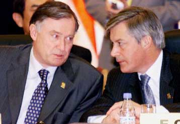 Συνεχίζεται η ανάκαμψη του δολαρίου έναντι του ευρώ