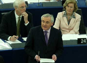 Το ευρωπαϊκό Σύνταγμα θέμα πρώτης προτεραιότητας για την ιρλανδική προεδρία