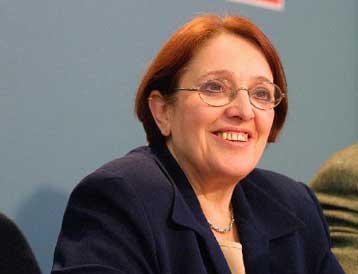 ΠΑΣΟΚ και ΝΔ «κοροϊδεύουν και υποτιμούν» τους πολίτες, δηλώνει η Αλ.Παπαρήγα