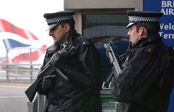 Συνεχίζονται οι έρευνες για τον Σουδανό «τρομοκράτη» που συνελήφθη στο Χίθροου