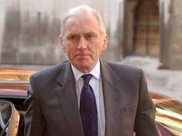 Στις 28 Ιανουαρίου η πολυαναμενόμενη έκθεση Χάτον για την αυτοκτονία του Ντ.Κέλι