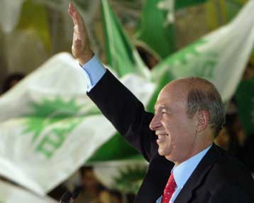 Πρόσκληση συστράτευσης προς όλους τους προοδευτικούς πολίτες απηύθυνε ο Κ.Σημίτης