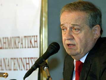 Κάλεσμα για εκλογική συνεργασία -εκτός ΠΑΣΟΚ και ΝΔ- απευθύνει ο Στ.Παπαθεμελής