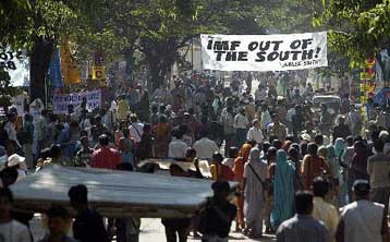 Στη Βομβάη συναντώνται δεκάδες χιλιάδες ακτιβιστές κατά της παγκοσμιοποίησης
