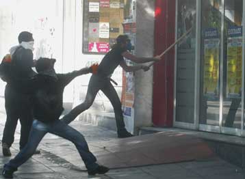 Υπηρεσίες ασφάλειας προειδοποιούν για επιθέσεις αναρχικών κατά τους Ολυμπιακούς Αγώνες