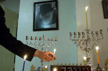 Ραββίνοι του Ισραήλ αναζητούν τη χρυσή επτάφωτη λυχνία στις αποθήκες του Βατικανού