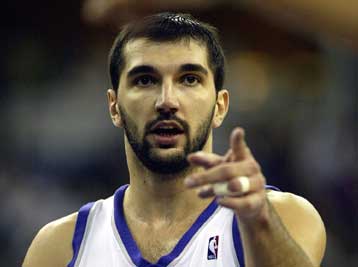 Σπουδαία νίκη των Σακραμέντο επί των Λέικερς με τη σφραγίδα του Πέτζα Στογιάκοβιτς