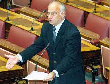 Μείωση της στρατιωτικής θητείας στους έξι μήνες υπόσχεται η ΝΔ