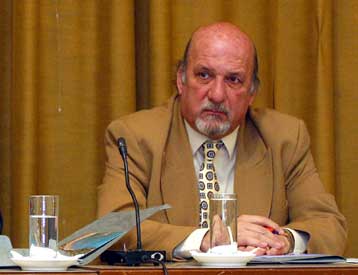 Σε αποκλεισμό της παραλιακής Αθηνών – Σουνίου προχώρησαν οι κάτοικοι των Καλυβίων